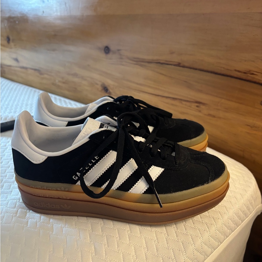 Adidas Gazelle Black and White with Gum Sole. Size 6 NEW